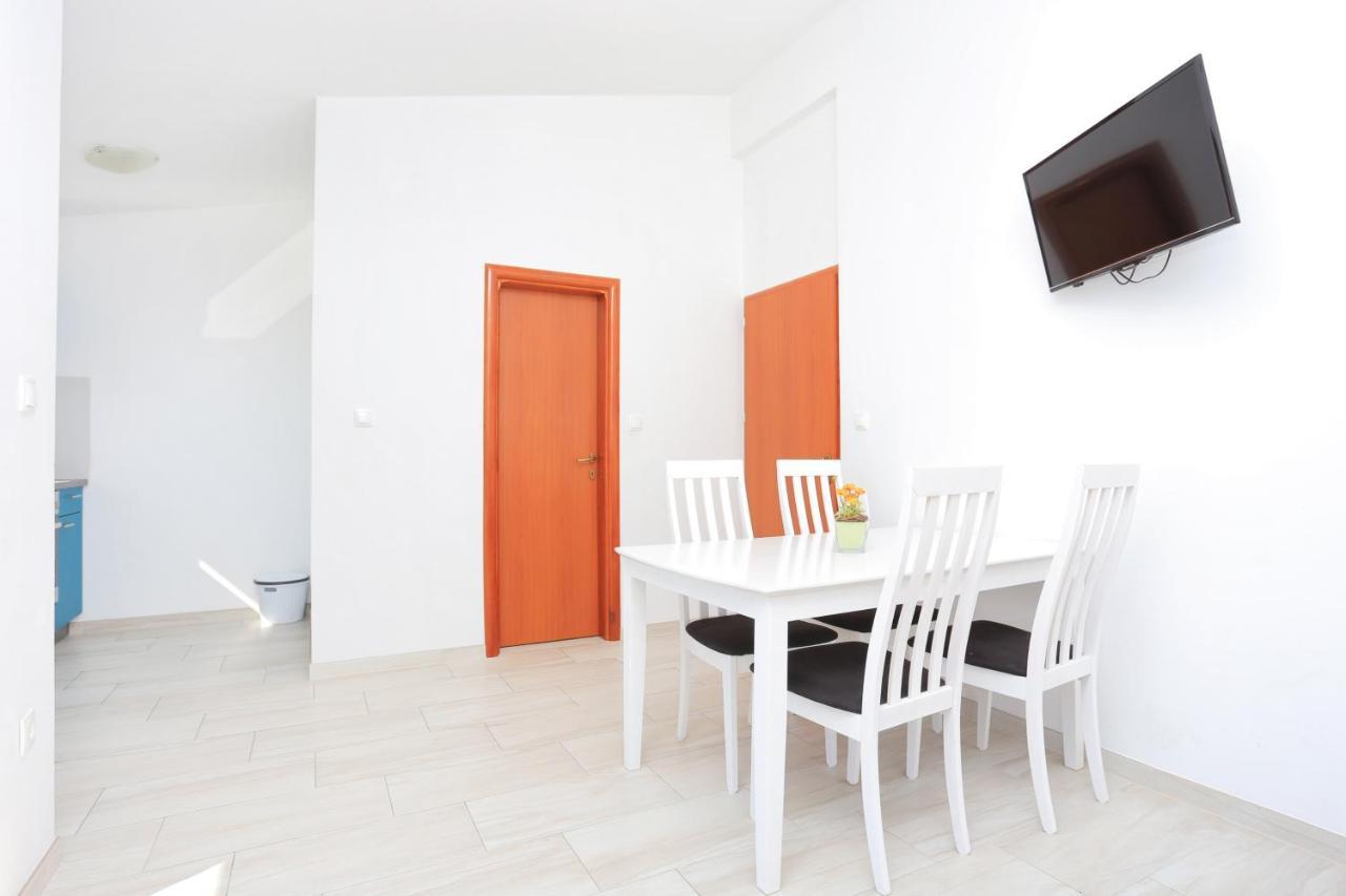 Apartments With A Parking Space Stanici, Omis - 17894 Ngoại thất bức ảnh