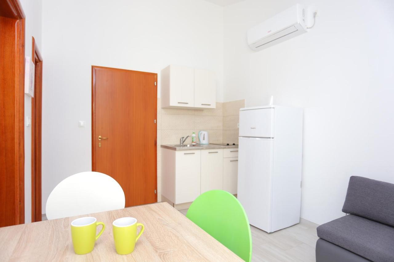 Apartments With A Parking Space Stanici, Omis - 17894 Ngoại thất bức ảnh